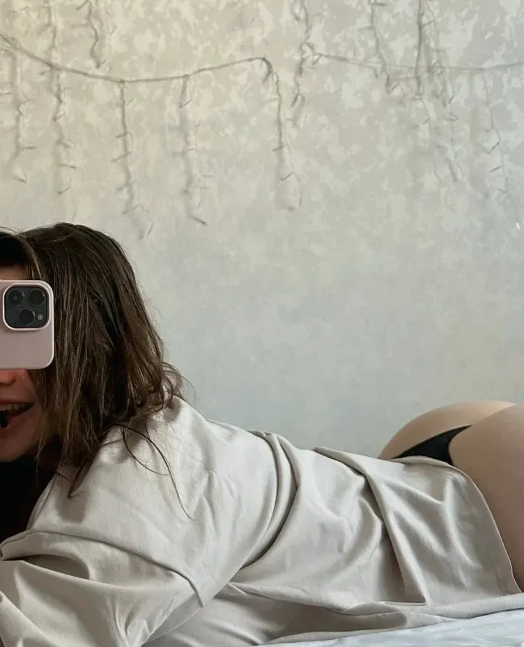 Elif, 21
