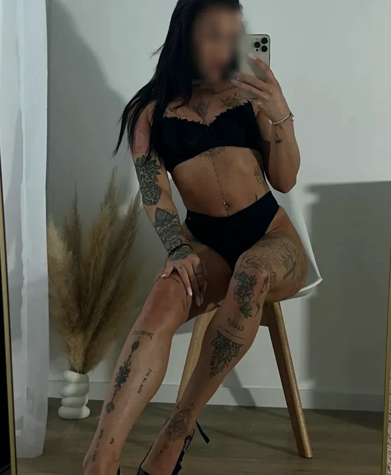 Emily, 27