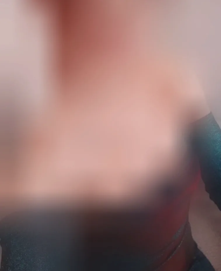 Larissa, 27